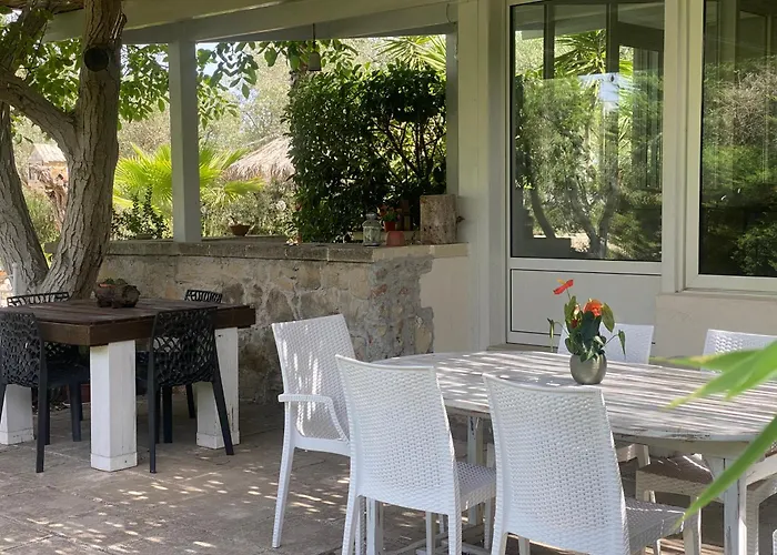 Bed & Breakfast Tenuta La Cornula 4*