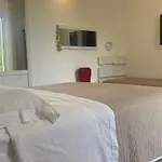 לינה וארוחת בוקר Tenuta La Cornula 4*