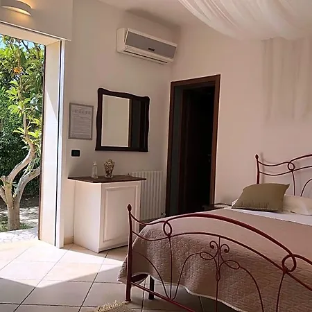 Bed & Breakfast Tenuta La Cornula 4*